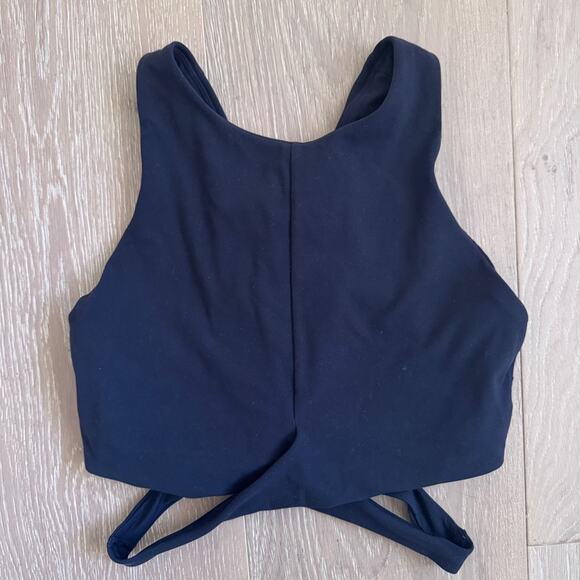 Athleta Black Conscious Cut Out Crop Top withh Built in Bra Size Medium - Picture 7 of 15